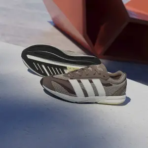 Zapatillas mujer adidas Lightblaze image-4