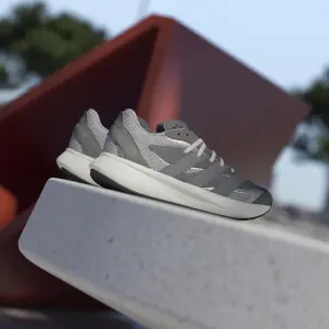 Trainers adidas Lightblaze image-6