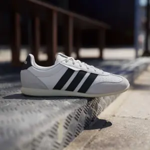 Sneakers adidas Barreda image-1