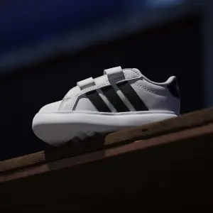 Sapatilhas emblemáticas para bebé adidas Grand Court 3.0 image-5