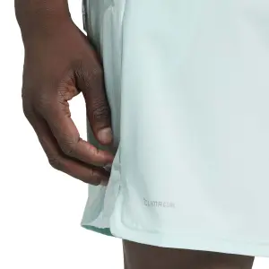 Pantalón corto adidas Tech Apparel image-5