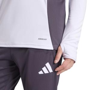 Manchester United training top 2025/26 image-5