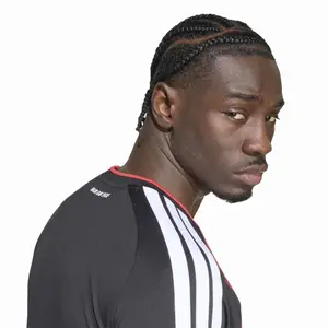 Hemmatställ Eintracht Frankfurt 2026/27 image-6