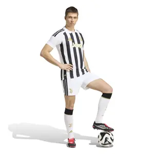 Juventus Turin Authentic Home Shirt 2026/27 image-2