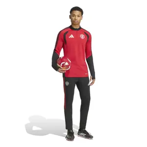 Manchester United training top 2026/27 image-1