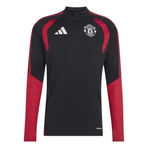 Manchester United training top 2026/27
