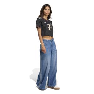product/a/d/adidas_ke6800_5_apparel_on_model_walking_view_white.jpg