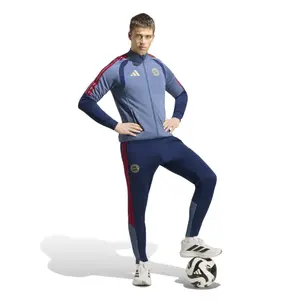 Chándal Bayern Múnich 2026/27 image-2