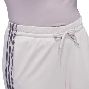 Pantalon de jogging femme adidas Essentials Leopard image-3