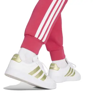 Slim joggingsbyxor för kvinnor adidas Essentials 3-Stripes Fleece image-5