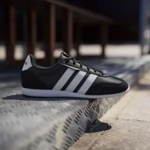 Women's Trainers adidas Barreda image-1