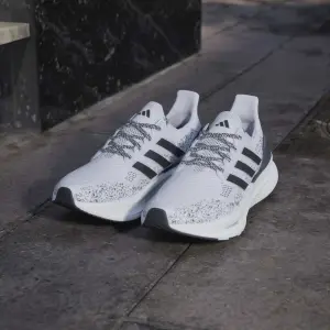 Running shoes adidas Ultraboost 5 image-6