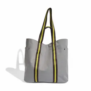 Sac à main adidas Mercedes AMG image-2
