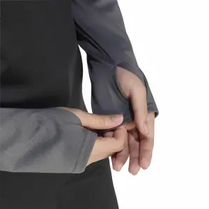 Mercedes AMG training top Petronas Formula One Team Mechanics image-5