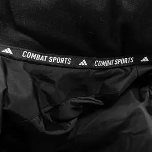 Gepolsterter Parka adidas image-4