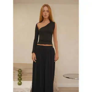 Einfacher Langarmbody für Damen Agosto Studio Selena image-2