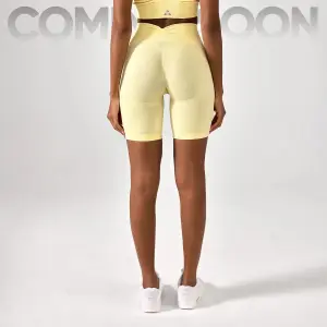 Women's V-Back Shorts Allwear Push up image-2