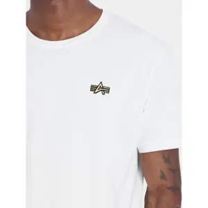 Camiseta con pequeño logo Alpha Industries 3D image-4