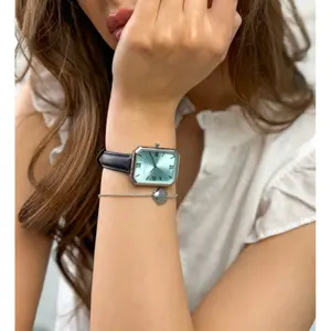 Kvinnors vadderad och sytt slätt klocka Amelia Parker Maris image-4