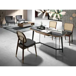 Bureau en noyer et vitrail Angel Cerdà image-4