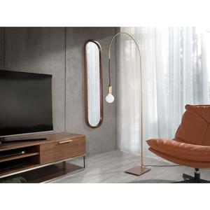 Lustro stojące z ramą z orzecha włoskiego Angel Cerdà image-1