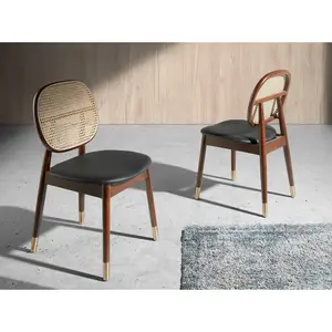 Chaise en rotin et pieds en bois Angel Cerdà image-2