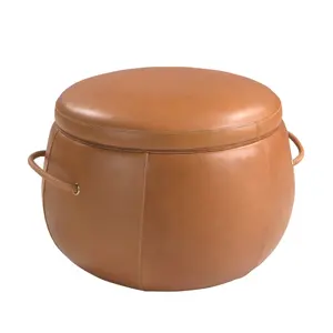 Leather pouffe Angel Cerdà image-0