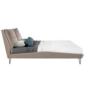Bett aus Spaltleder und Stahlbeinen Angel Cerdà image-2