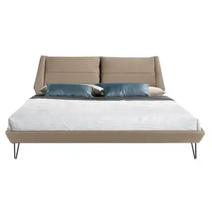 Bett aus Spaltleder und Stahlbeinen Angel Cerdà image-0