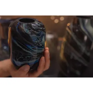 Vaso Anna von Lipa Volcano image-4