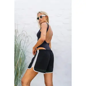 Maillot de bain 1 pièce femme Aqüe Apparel Cheeky Escote image-3