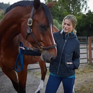 Damska kurtka jeździecka zapinana na zamek Ariat Taxore Insulated image-1