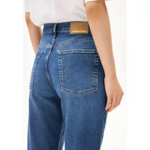 Women's high-waisted jeans Armedangels Mairaa Mom image-4