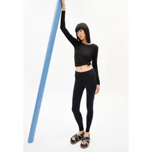 Mallas para mujer ARMEDANGELS Shivaa image-1