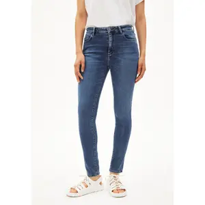 Vaqueros de mujer ARMEDANGELS Tillaa X Stretch image-1