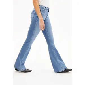 Dżinsy damskie ARMEDANGELS Anamaa X Stretch image-3