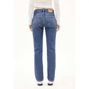 Jeans coupe droite femme ARMEDANGELS Carenaa image-2