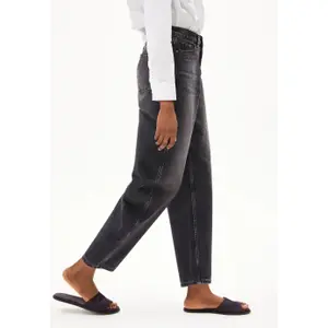 Jeans ajustados mulher Armedangels Baarell image-5