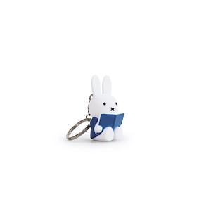 apmnr107-miffy-bok-nyckelring-atelier-pierre-junior-bla-tu