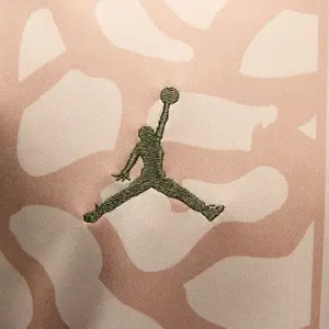 Czwarta koszulka PSG 2023/24 image-3