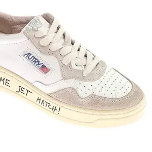Sneakers für Frauen Autry 01 write crack low mom WC06 image-2