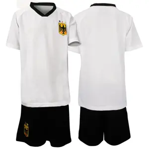Conjunto Camiseta e Calção de Apoio Criança Avento image-0