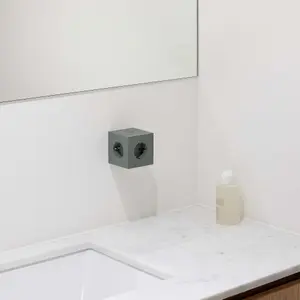 Wall-mounted power strip with 2 usb c ports for maximum charging power of 30 w Avolt image-2