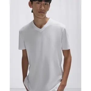V-neck T-shirt B&C E150 image-0