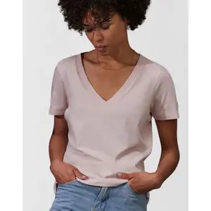 Women's V-neck T-shirt B&C E150 image-1