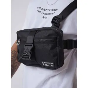 Taske med klips på siden Project X Paris image-6