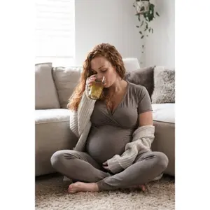 Maternity T-shirt with Woman Function Baby's Only Glow image-3
