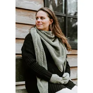 Women's scarf Baby's Only Glow image-1