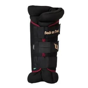 Closed horse boots Back on Track Royal Padded image-3