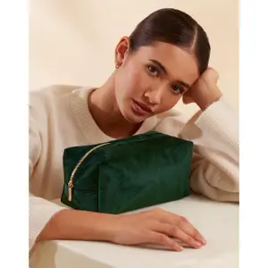 Velvet Toiletry Bag for Women Bag Base image-2